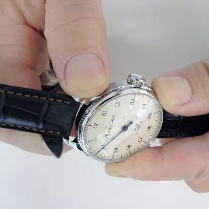 How to change a leather band on a MeisterSinger watch - Define Watches